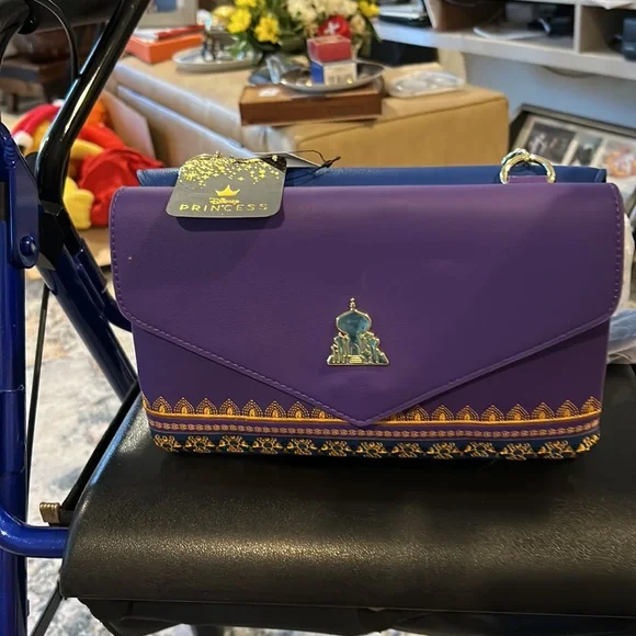 Disney’s loungefly loungefly Aladdin from the princess collection Crossbody bag - Picture 6 of 7
